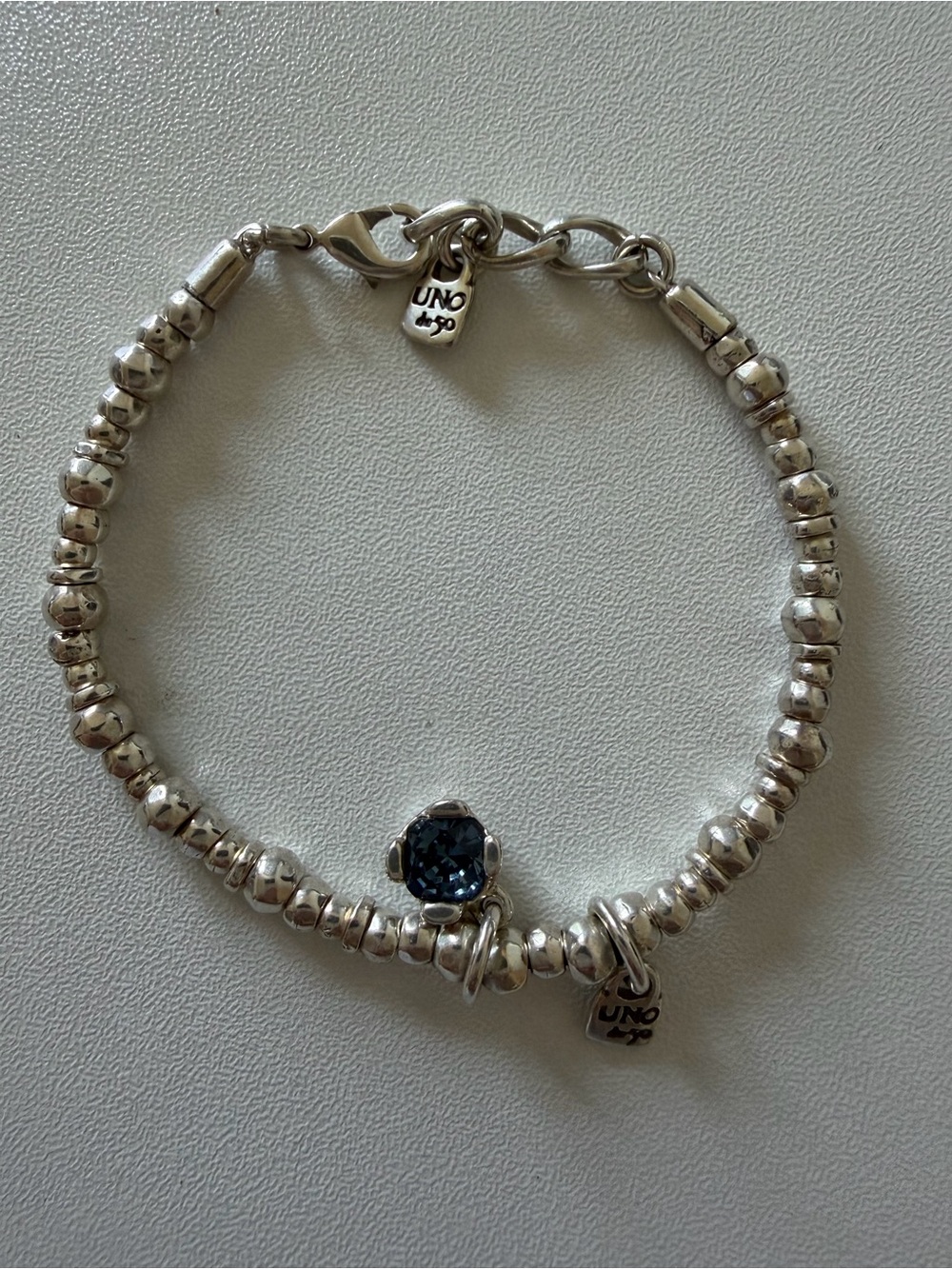 UNO de 50 Silver Chain Bracelet with Logo Charm - Picture 3 of 5